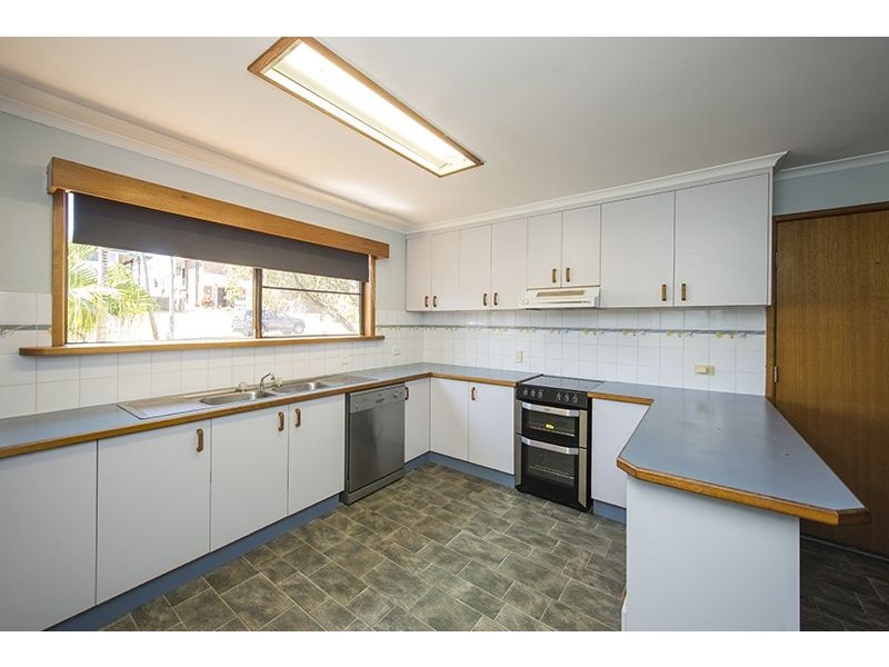 75 Booth Avenue, Tannum Sands QLD 4680