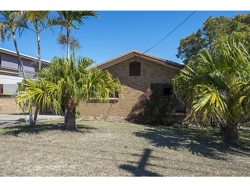 75 Booth Avenue, Tannum Sands QLD 4680