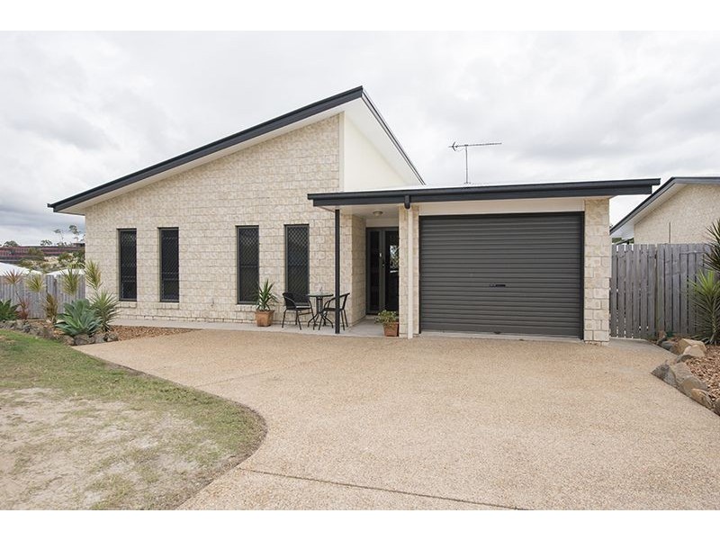 23 Viewpoint Way, New Auckland QLD 4680