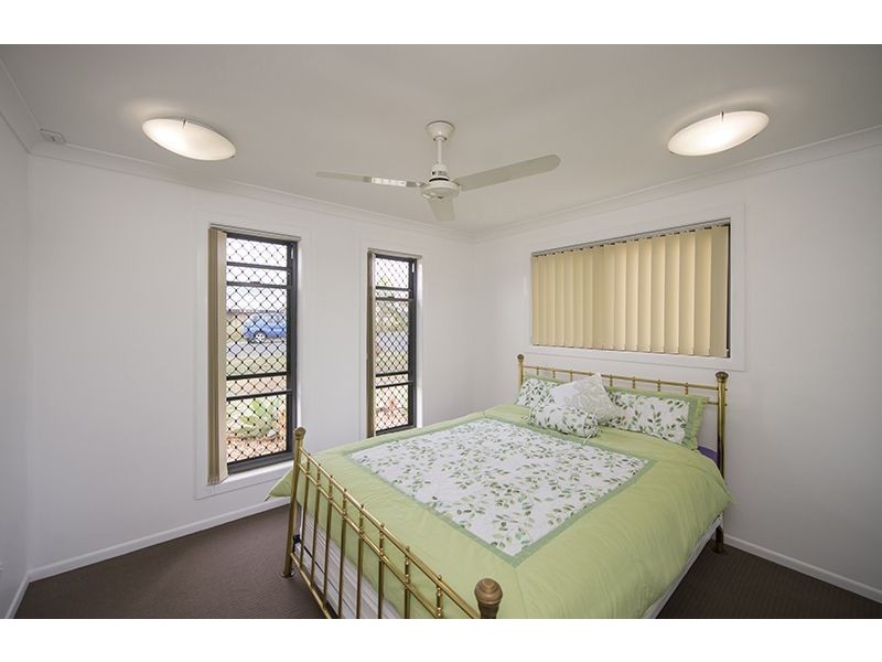 23 Viewpoint Way, New Auckland QLD 4680