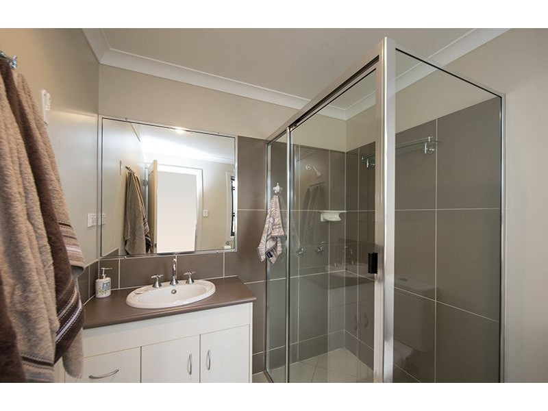 23 Viewpoint Way, New Auckland QLD 4680