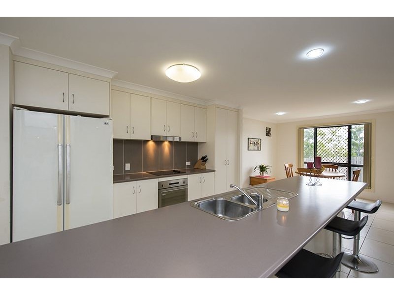 23 Viewpoint Way, New Auckland QLD 4680