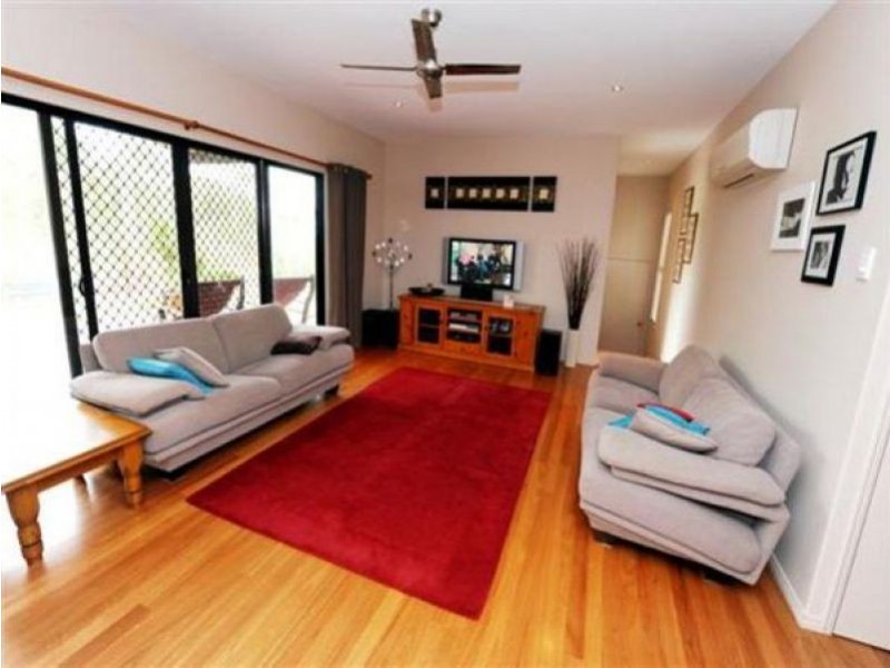 121 Flora Drive, Beecher QLD 4680