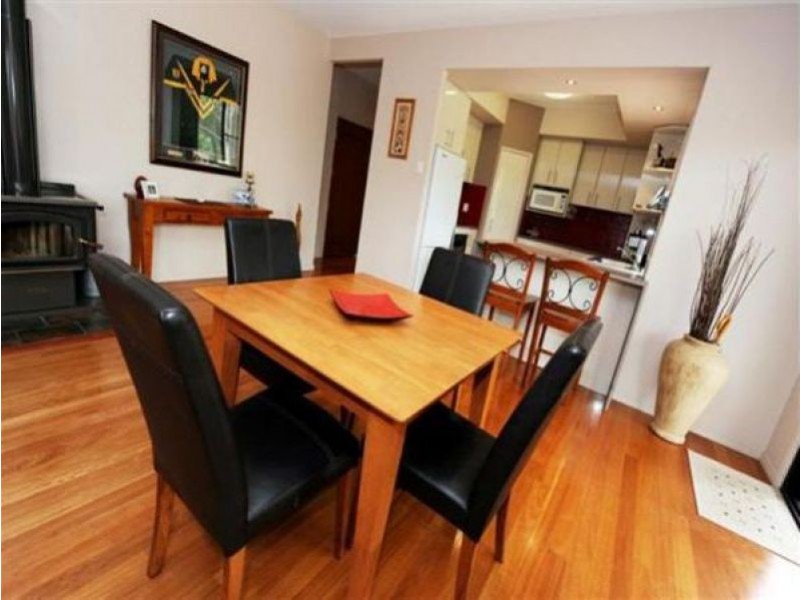 121 Flora Drive, Beecher QLD 4680