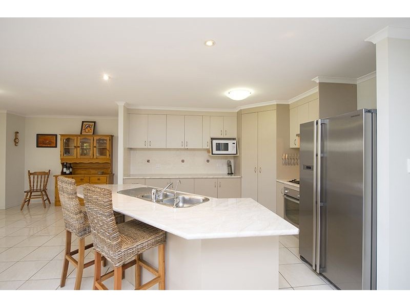 11 Bridgeman Place, New Auckland QLD 4680