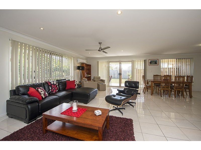 11 Bridgeman Place, New Auckland QLD 4680