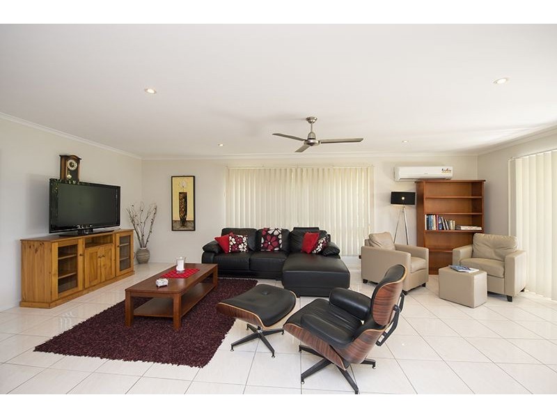 11 Bridgeman Place, New Auckland QLD 4680