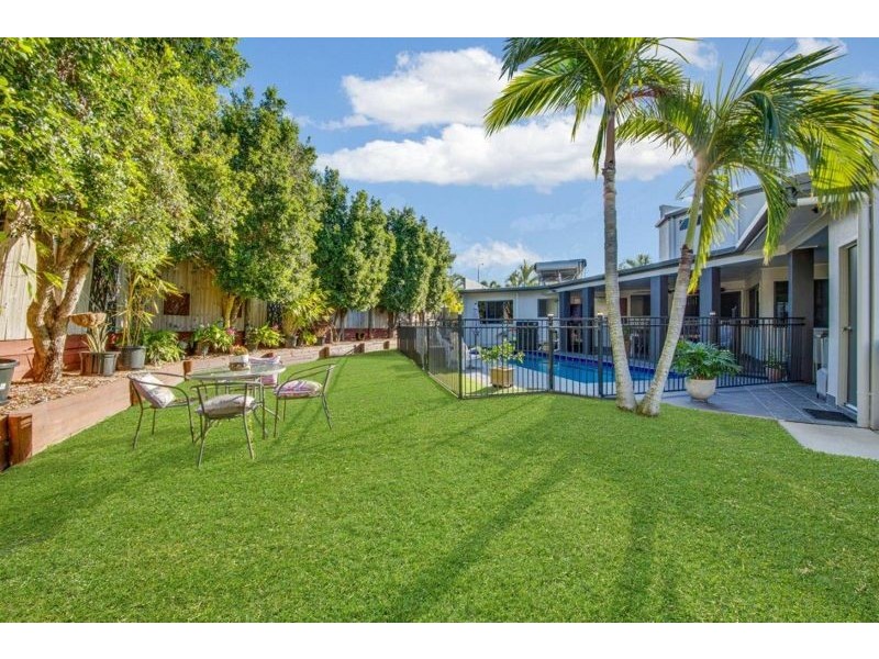 2 Leonie Court, New Auckland QLD 4680