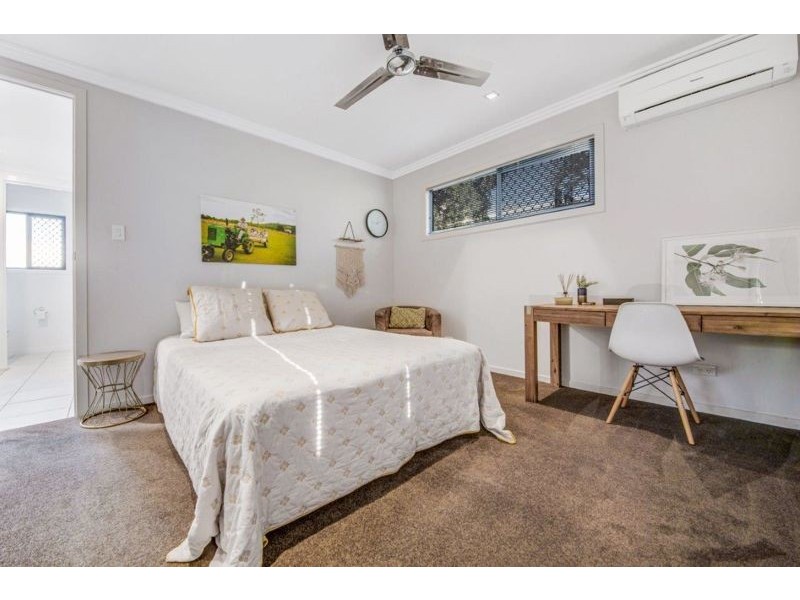 2 Leonie Court, New Auckland QLD 4680