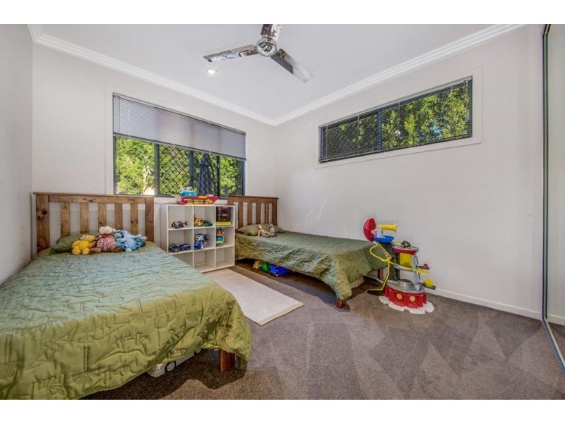 2 Leonie Court, New Auckland QLD 4680