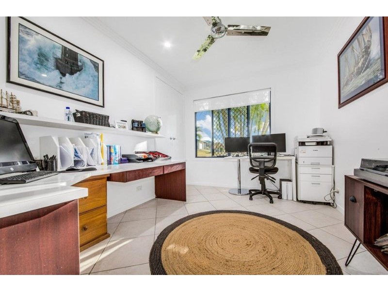 2 Leonie Court, New Auckland QLD 4680