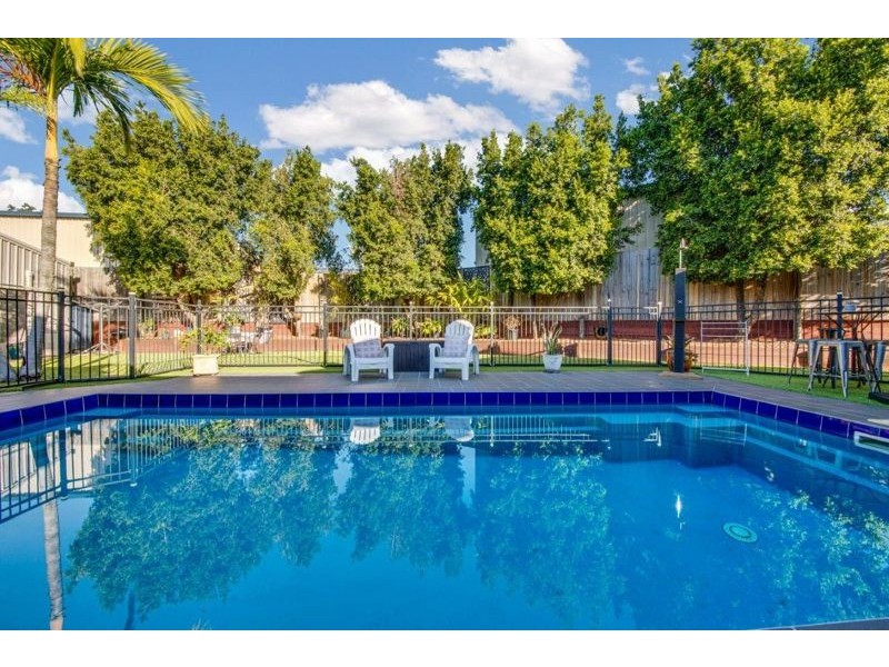 2 Leonie Court, New Auckland QLD 4680