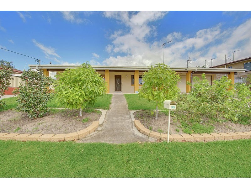 39 J Hickey Avenue, Clinton QLD 4680