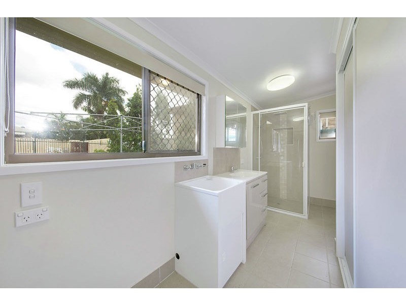 39 J Hickey Avenue, Clinton QLD 4680