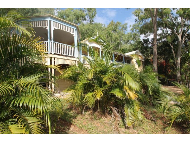 11 Earls Court, Telina QLD 4680