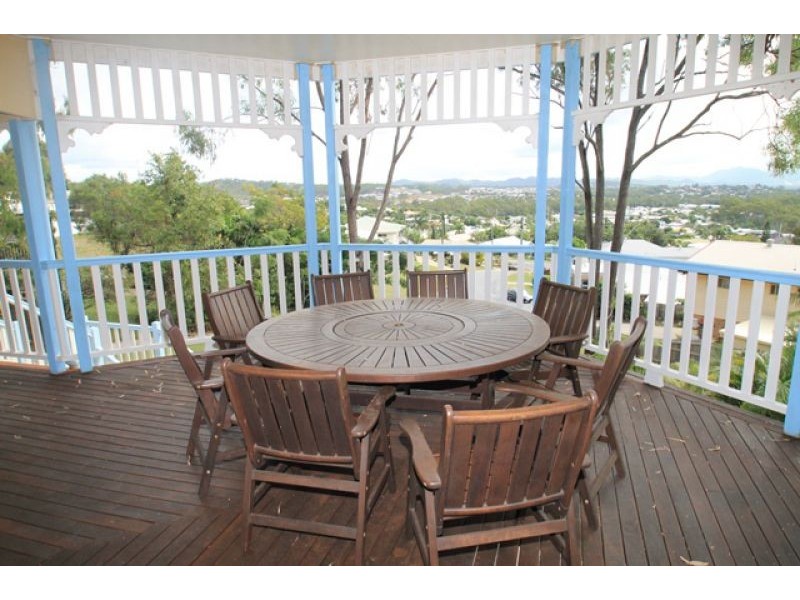 11 Earls Court, Telina QLD 4680