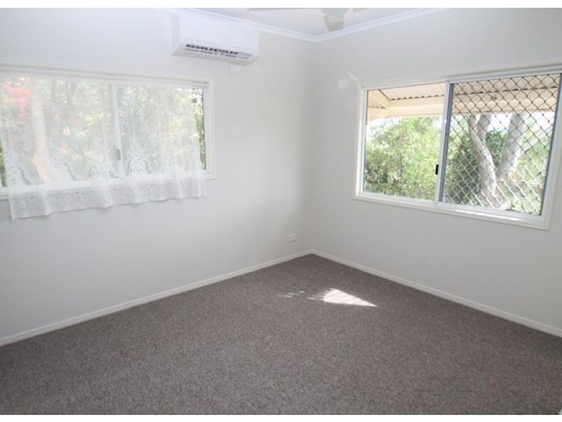 11 Earls Court, Telina QLD 4680