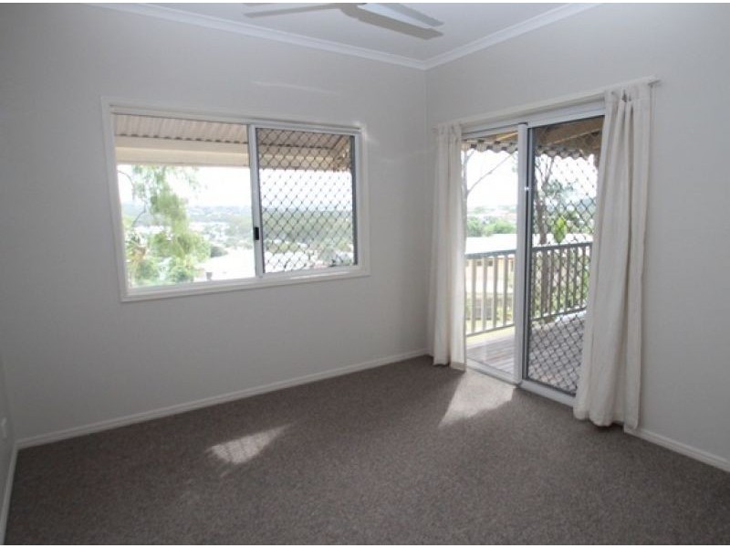 11 Earls Court, Telina QLD 4680