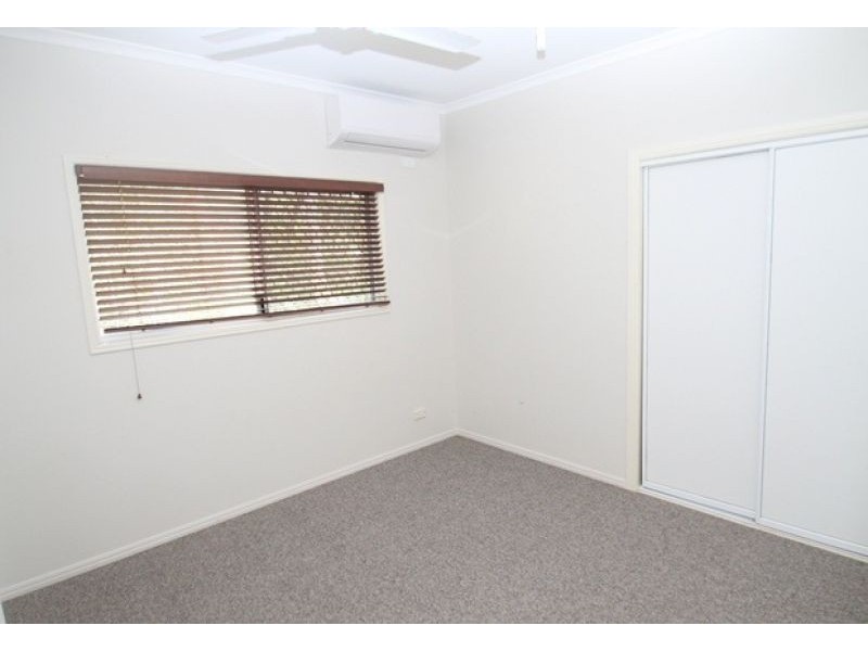 11 Earls Court, Telina QLD 4680