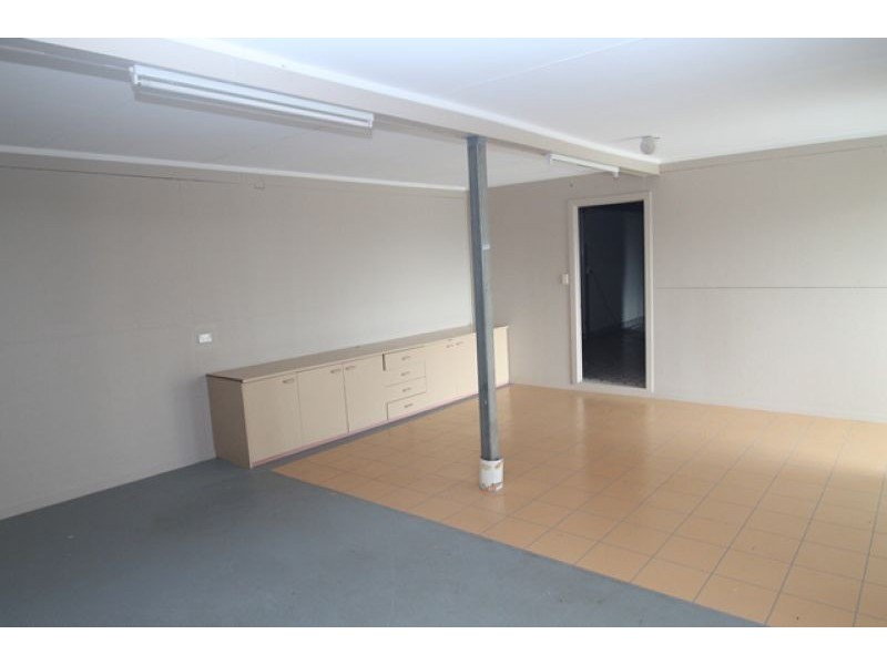 11 Earls Court, Telina QLD 4680