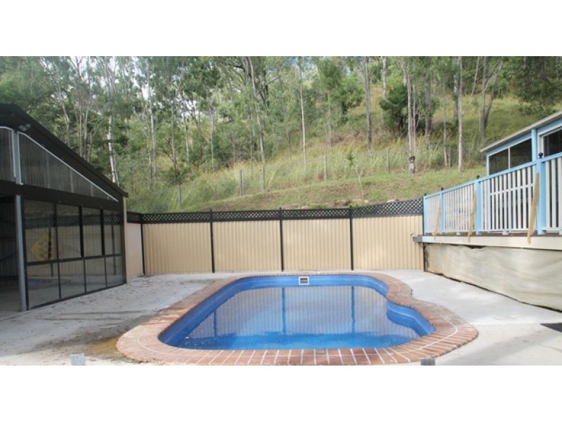 11 Earls Court, Telina QLD 4680