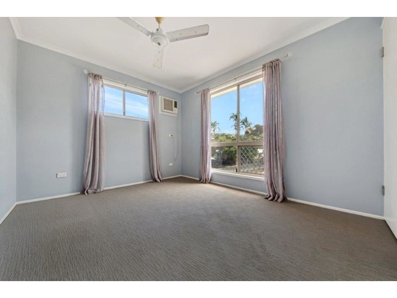 8 Erin Close, New Auckland QLD 4680