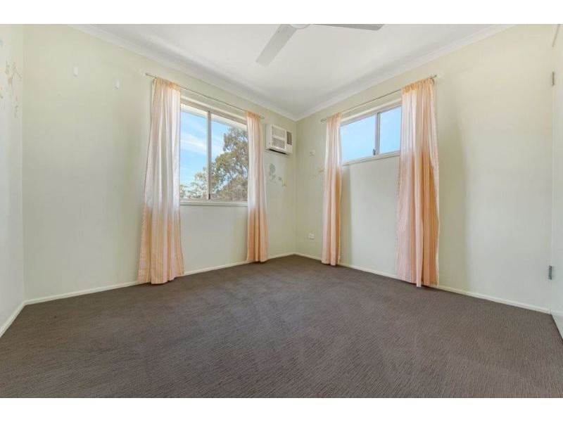 8 Erin Close, New Auckland QLD 4680