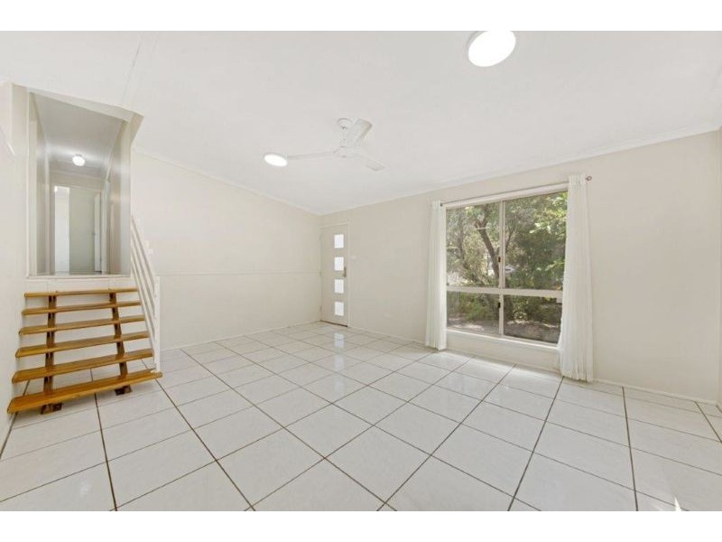 8 Erin Close, New Auckland QLD 4680