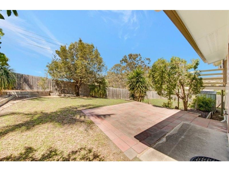 8 Erin Close, New Auckland QLD 4680