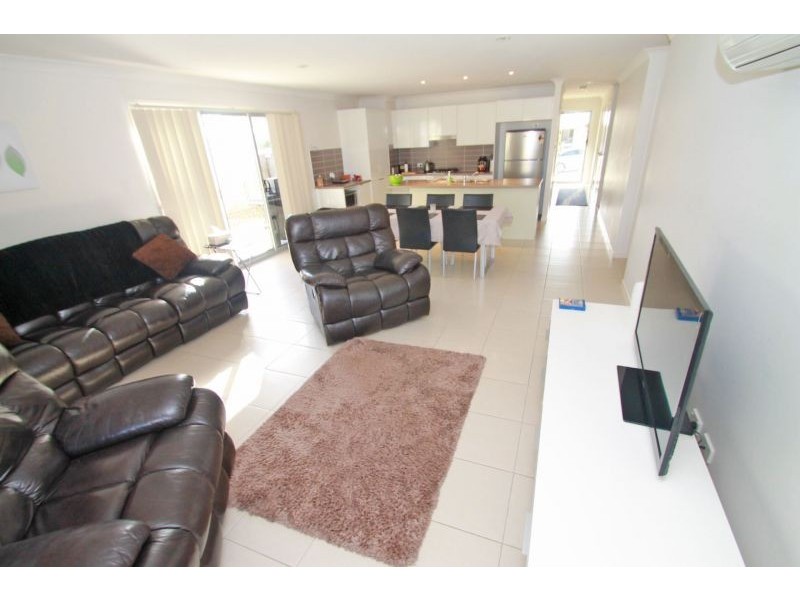 6 Namadgi Terrace, New Auckland QLD 4680