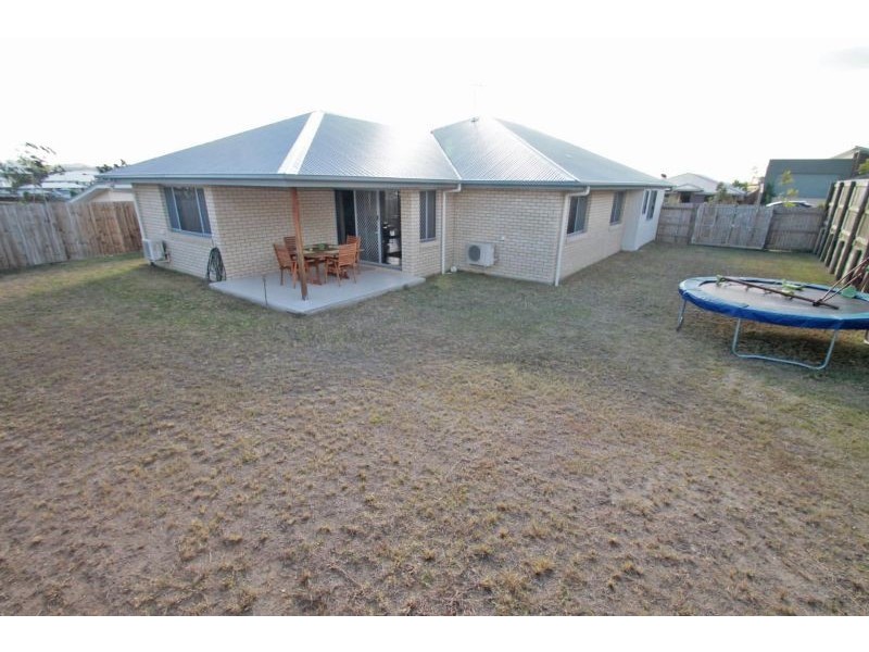 6 Namadgi Terrace, New Auckland QLD 4680