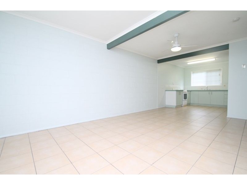 6/218 Auckland Street, Gladstone QLD 4680