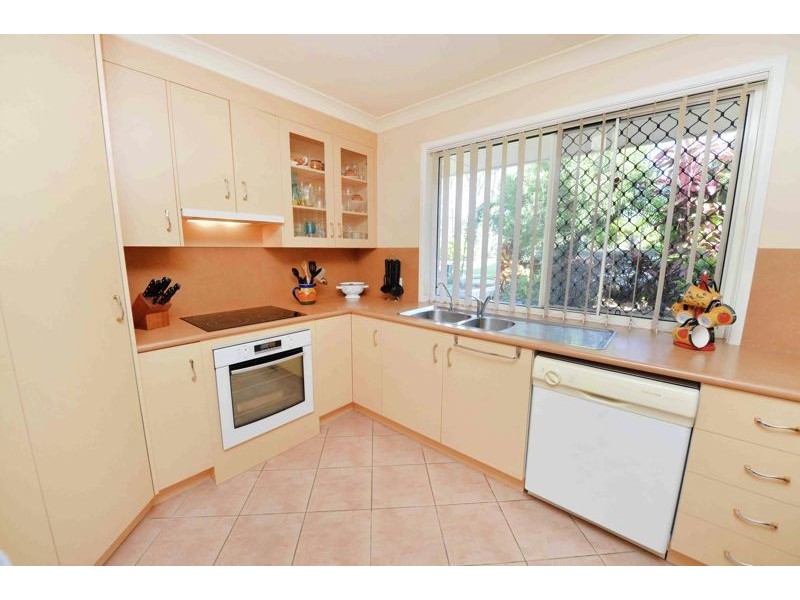 18 Flora Drive, Beecher QLD 4680