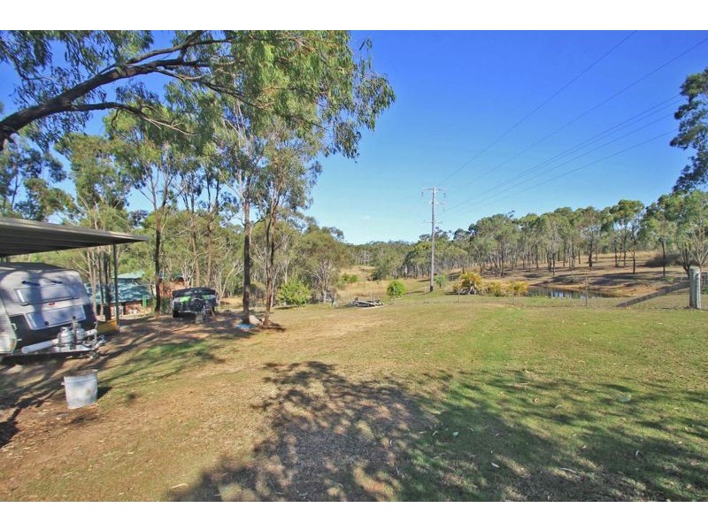 18 Flora Drive, Beecher QLD 4680