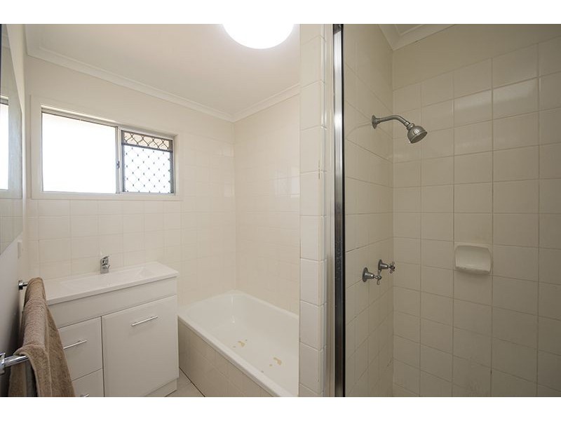 6 Cooran Court, Boyne Island QLD 4680