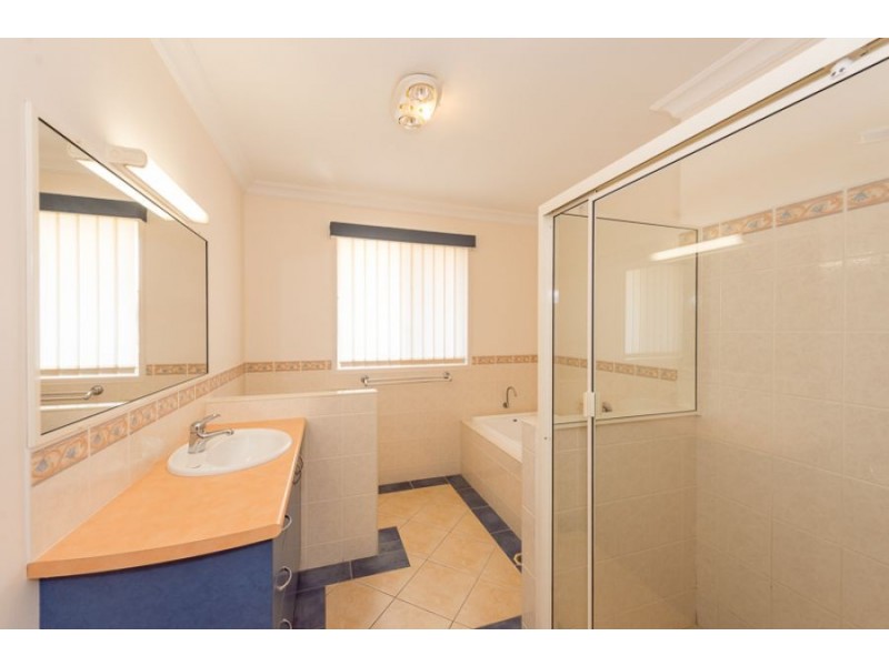 5 Helston Street, Telina QLD 4680