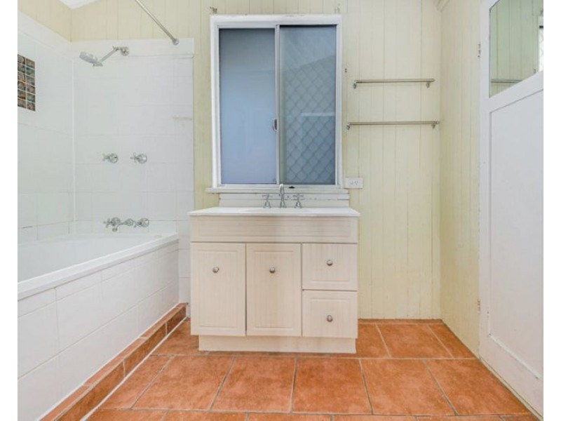 250 Auckland Street, South Gladstone QLD 4680
