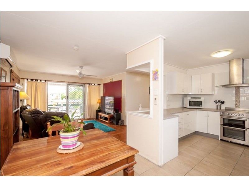 6 Potter Street, Clinton QLD 4680