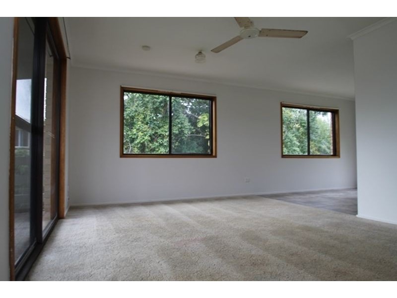 17 Worthington Street, West Gladstone QLD 4680