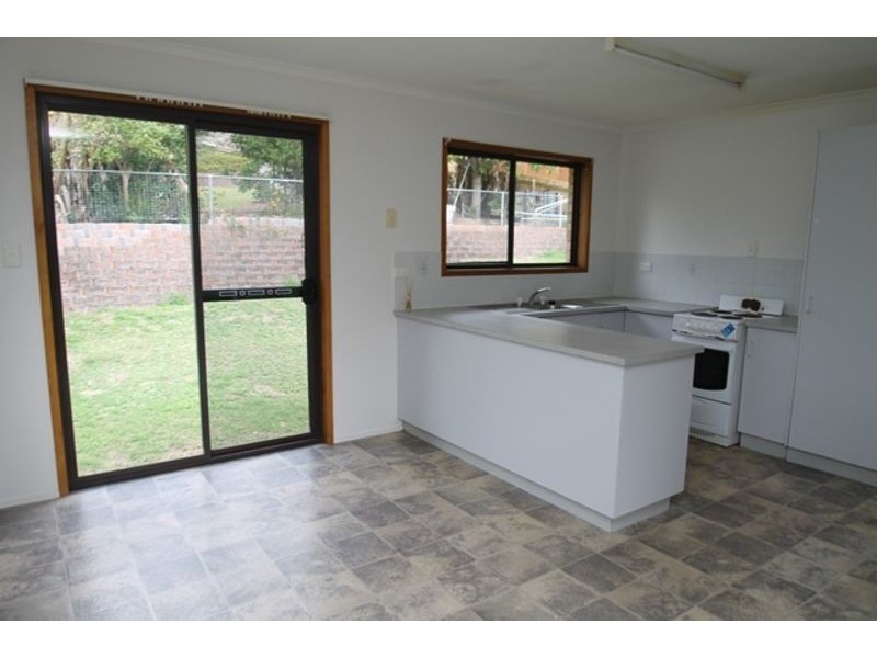 17 Worthington Street, West Gladstone QLD 4680