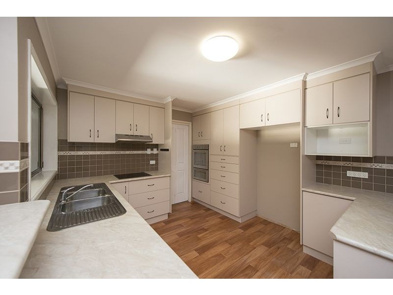 11 Andrew Court, Boyne Island QLD 4680