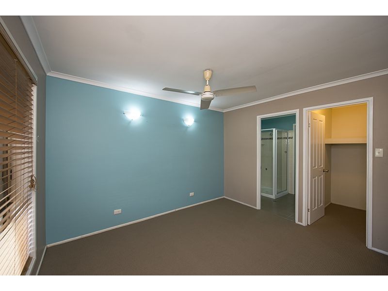 11 Andrew Court, Boyne Island QLD 4680