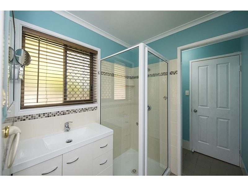 11 Andrew Court, Boyne Island QLD 4680