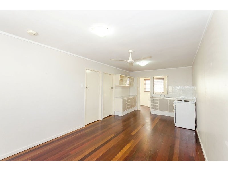 32 Herbertson Street, West Gladstone QLD 4680