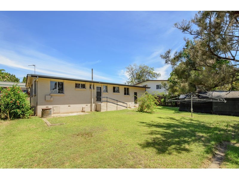 12 Schafer Street, Clinton QLD 4680