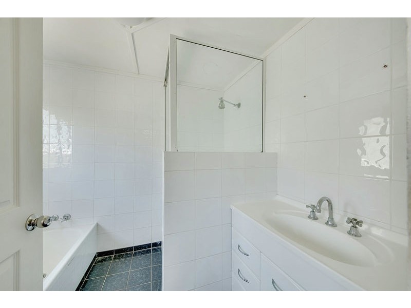 15 Bonar Street, South Gladstone QLD 4680