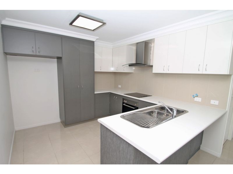 17 Dartmouth Close, Clinton QLD 4680