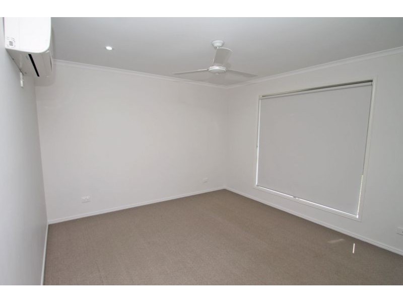 17 Dartmouth Close, Clinton QLD 4680