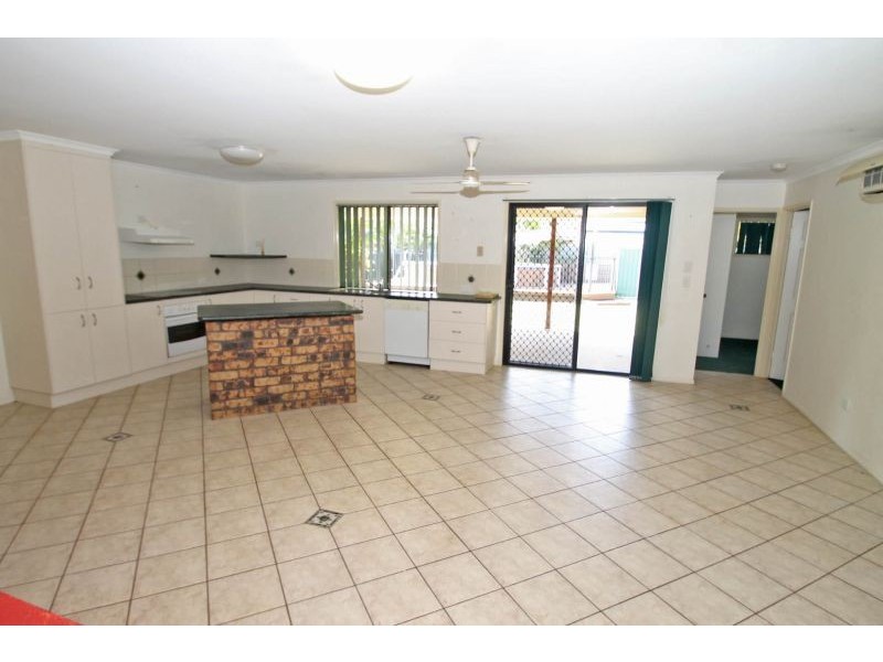 38 Witney Street, Telina QLD 4680