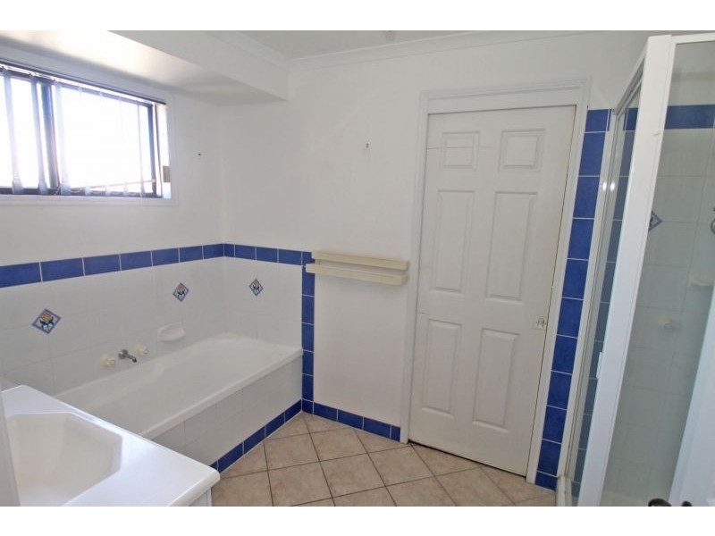 38 Witney Street, Telina QLD 4680